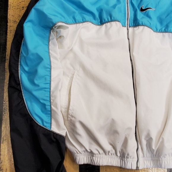 #065 Nike Small Windbreaker Jacket - Picture 10 of 17